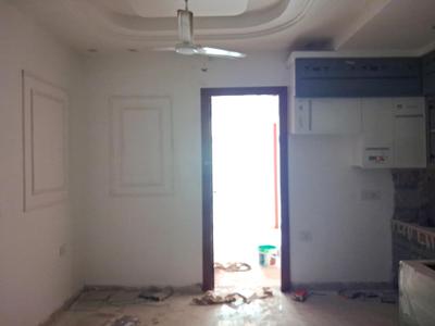 Living Room Image of 1050 Sq.ft 2 BHK Apartment / Flat for sale in Sector 73 Noida for Rs. 4400000