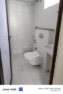 Bathroom Image of 550 Sq.ft 1 BHK Apartment / Flat for rent in Indira Nagar Bengaluru for Rs. 38000