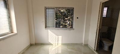 Bedroom Image of 850 Sq.ft 2 BHK Apartment / Flat for sale in Parnasree Pally Kolkata for Rs. 2600000