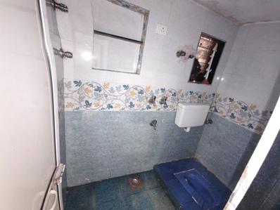 Bathroom Image of 290 Sq.ft 1 BHK Apartment / Flat for rent in Mankhurd Mumbai for Rs. 12000