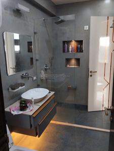 Bathroom Image of 1700 Sq.ft 3 BHK Apartment / Flat for sale in Sitaram Apartment, Patparganj New Delhi for Rs. 41000000