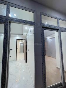 Bathroom Image of 1000 Sq.ft 3 BHK Builder Floor for rent in Noida Extension Greater Noida for Rs. 17000