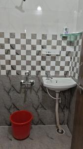 Bathroom Image of 658 Sq.ft 1 BHK Apartment / Flat for rent in Kondapur Hyderabad for Rs. 28000