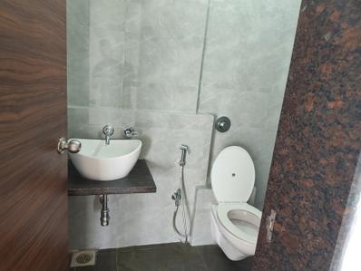 Bathroom Image of 1200 Sq.ft 1 BHK Apartment / Flat for rent in Crystal Armus A To C, Chembur Mumbai for Rs. 53000