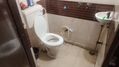 Image of 1000 Sq.ft 3 BHK Apartment / Flat for rent in Dwarka Mor, New Delhi for Rs. 17000