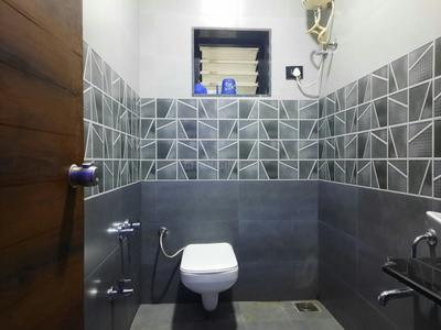 Bathroom Image of 400 Sq.ft 1 RK Builder Floor for rent in Atladara Vadodara for Rs. 11000