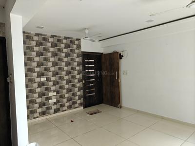 Living Room Image of 870 Sq.ft 3 BHK Apartment / Flat for rent in Pioneer Dreams, New Althan Surat for Rs. 21000