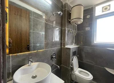 Bathroom Image of 590 Sq.ft 1 BHK Builder Floor for rent in Said-Ul-Ajaib New Delhi for Rs. 23000