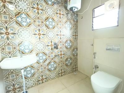 Bathroom Image of 1200 Sq.ft 2 BHK Builder Floor for rent in Jayanagar Bengaluru for Rs. 50000