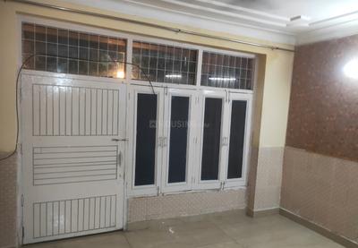 Living Room Image of 1000 Sq.ft 2.5 BHK Independent House for rent in Sector 12 Noida for Rs. 30000