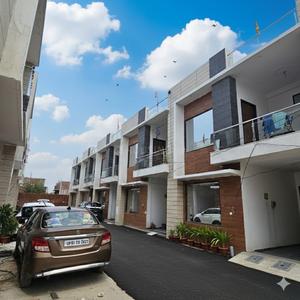 Image of 2150 Sq.ft 3 BHK Independent House for sale in Signature Villas, Noida Extension, Greater Noida for Rs. 10000000