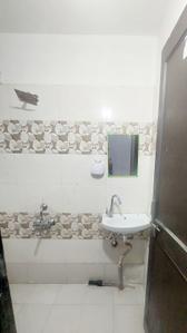 Bathroom Image of 1033 Sq.ft 3 BHK Apartment / Flat for rent in Ashish Silver Oak Apartment, Manjari Budruk Pune for Rs. 23000