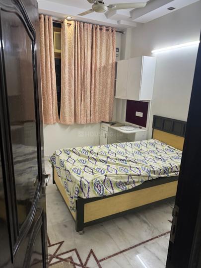 Poorvi Pitampura, Pitampura Bedroom 1