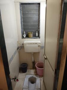 Toilet One Image of 600 Sq.ft 1 BHK Apartment / Flat for sale in Thane West Thane for Rs. 10000000
