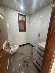 Bathroom Image of 1700 Sq.ft 4 BHK Apartment / Flat for sale in Rajendra Nagar Ghaziabad for Rs. 16500000