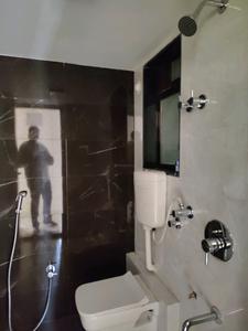 Common Bathroom Image of 1240 Sq.ft 3 BHK Apartment / Flat for rent in Madhav Palacia Phase II, Hiranandani Estate Thane for Rs. 60000