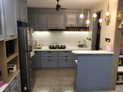 Kitchen Image of 1800 Sq.ft 3 BHK Apartment / Flat for sale in  Pride Icon, Sola Ahmedabad for Rs. 12500000
