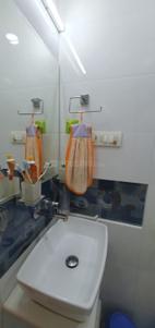 Bathroom Image of 1700 Sq.ft 4 BHK Apartment / Flat for sale in Swastik Flair Apartment, Chembur Mumbai for Rs. 55000000