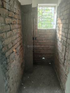 Bathroom Image of 690 Sq.ft 2 BHK Apartment / Flat for sale in Parnasree Pally Kolkata for Rs. 3800000