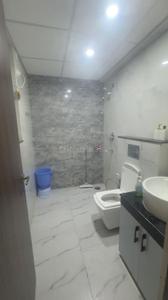Bathroom Image of 2150 Sq.ft 4 BHK Apartment / Flat for rent in Rishita Manhattan, Gomti Nagar Extension Lucknow for Rs. 65000
