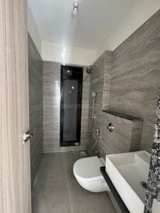 Bathroom Image of 450 Sq.ft 1 BHK Apartment / Flat for rent in Paradigm Antalya, Jogeshwari West Mumbai for Rs. 50000