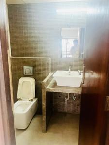 Bathroom Image of 3432 Sq.ft 4 BHK Apartment / Flat for sale in Adi Opus, Prahlad Nagar Ahmedabad for Rs. 27000000