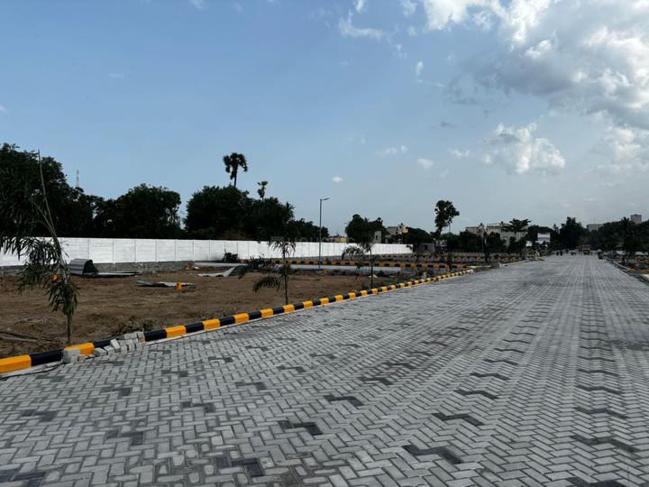 Premium plot for sale Main Image 1