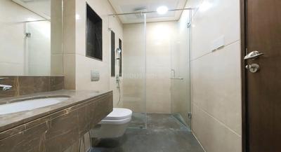 Bathroom Image of 2200 Sq.ft 3 BHK Apartment / Flat for rent in Lokhandwala Minerva, Worli Mumbai for Rs. 350000