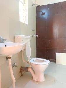 Common Bathroom Image of 895 Sq.ft 3 BHK Apartment / Flat for sale in Maheshtala Kolkata for Rs. 3600000