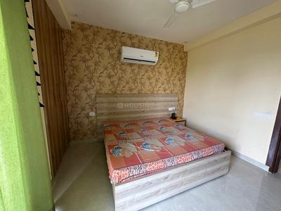 Bedroom Image of 1200 Sq.ft 2 BHK Builder Floor for rent in Sector 48 Gurgaon for Rs. 50000