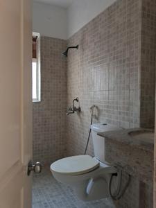 Common Bathroom Image of 1070 Sq.ft 2.5 BHK Apartment / Flat for sale in Paras Tierea, Sector 137 Noida for Rs. 9250000