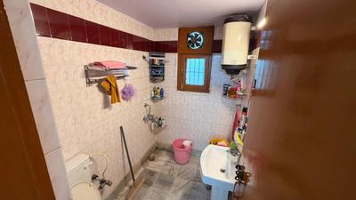 Bathroom Image of 1098 Sq.ft 2 BHK Apartment / Flat for sale in Beta I Greater Noida for Rs. 16000000