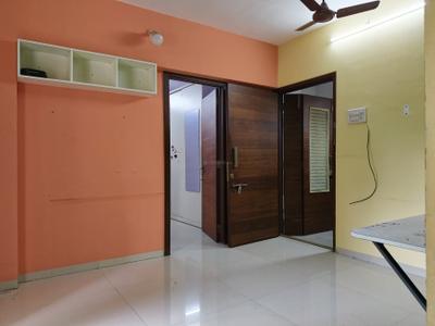 Living Room Image of 750 Sq.ft 2 BHK Apartment / Flat for rent in Romell Trimurti CHSL Phase I Upto 15th Floor, Mulund East Mumbai for Rs. 42000