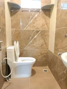 Common Bathroom Image of 600 Sq.ft 1 BHK Apartment / Flat for rent in Kadugodi Bengaluru for Rs. 23000