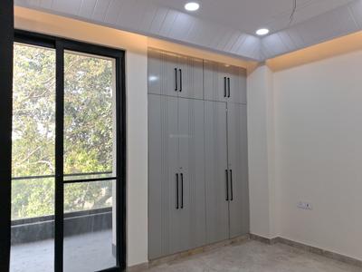 Bedroom Image of 2000 Sq.ft 4 BHK Builder Floor for sale in Paschim Vihar New Delhi for Rs. 43000000