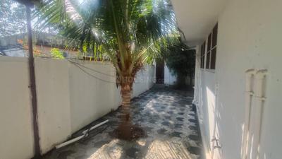 Balcony Image of 4000 Sq.ft 4 BHK Independent House for sale in Vennala Kochi for Rs. 37500000