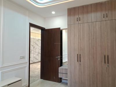 Bedroom Image of 1350 Sq.ft 3 BHK Builder Floor for sale in Paschim Vihar New Delhi for Rs. 25000000