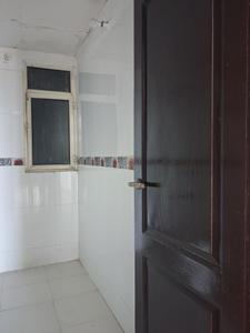 Common Bathroom Image of 1775 Sq.ft 3 BHK Apartment / Flat for sale in Amrapali Platinum, Sector 119 Noida for Rs. 15500000