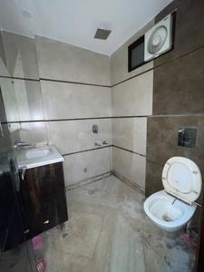 Bathroom Image of 800 Sq.ft 2 BHK Builder Floor for rent in Pitampura New Delhi for Rs. 25000