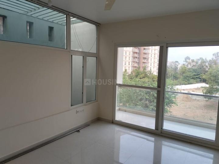 Axis Valencia Main Image 1