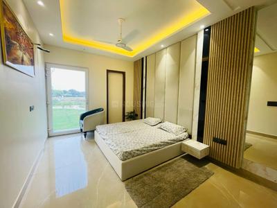 Bedroom Image of 1620 Sq.ft 3 BHK Builder Floor for sale in Amolik Aster Woods, Sector 98 Faridabad for Rs. 17000000