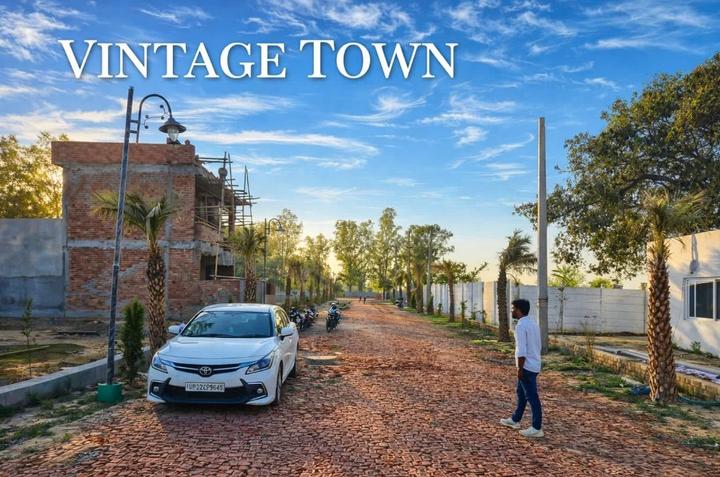 100 Acars Vintage Town Main Image 1