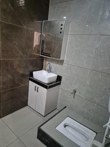 Bathroom Image of 1500 Sq.ft 3 BHK Independent House for rent in Awadhpuri Bhopal for Rs. 15000