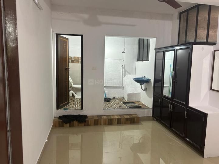 Eerayil Kadavu Bedroom 1