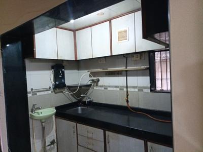 Kitchen Image of 650 Sq.ft 1 BHK Apartment / Flat for rent in Prathamesh Apartments, Prabhadevi Mumbai for Rs. 75000