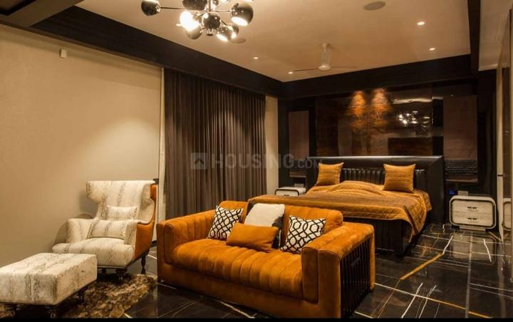 Gala Swing Main Image 1