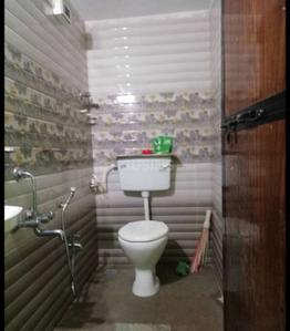 Bathroom Image of 1100 Sq.ft 2 BHK Builder Floor for rent in Sahyadri Nagar Belagavi for Rs. 10000
