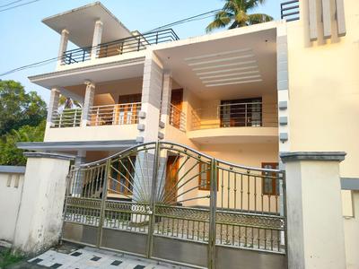 6 BHK Independent House