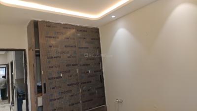 Bedroom Image of 1500 Sq.ft 2 BHK Builder Floor for rent in Rajouri Garden New Delhi for Rs. 42000