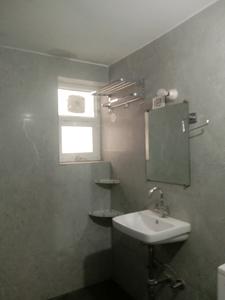 Common Bathroom Five Image of 2500 Sq.ft 3 BHK Builder Floor for rent in DDA Flats Vasant Kunj, Vasant Kunj New Delhi for Rs. 110000
